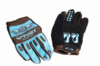 SE-x-Oakley-Factory-Pilot-Gloves