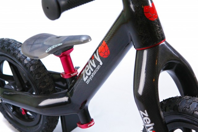 zelvy-balance-bike-carbon2