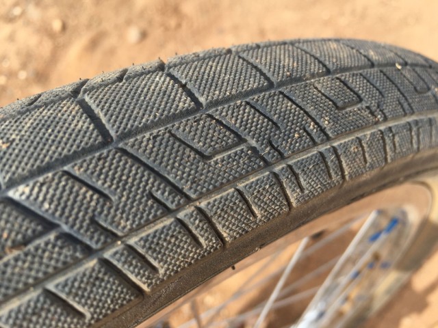 sandm-trackmarks-bmx-race-tire3